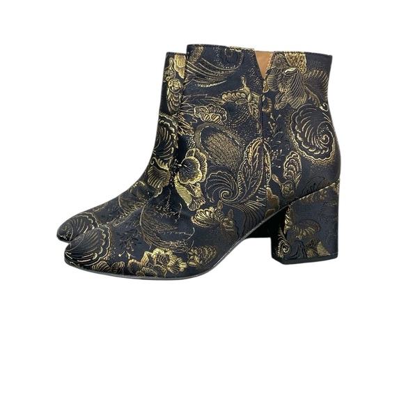 Franco Sarto Shoes - Franco Sarto olympia black and gold tapestry boots